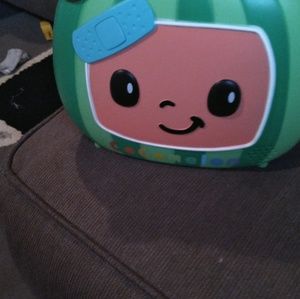 Meet your Posher, Perla